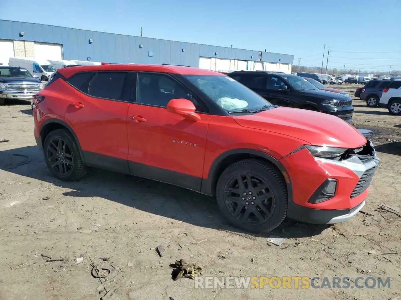 4 Photograph of a damaged car 3GNKBHR43NS128103 CHEVROLET BLAZER 2022