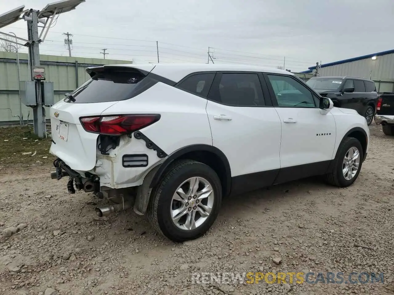 3 Photograph of a damaged car 3GNKBHR44NS116459 CHEVROLET BLAZER 2022