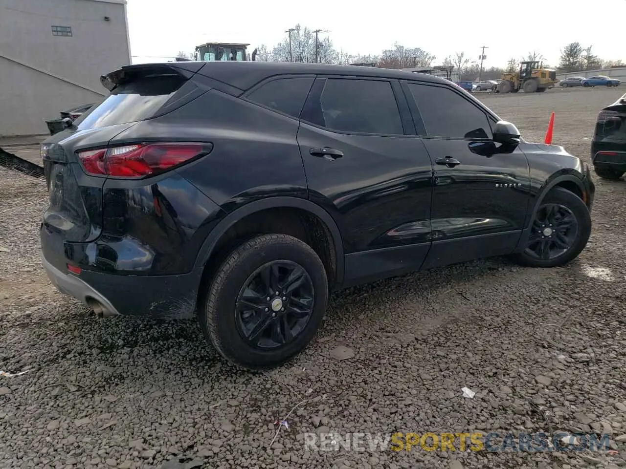 3 Photograph of a damaged car 3GNKBHR44NS126179 CHEVROLET BLAZER 2022