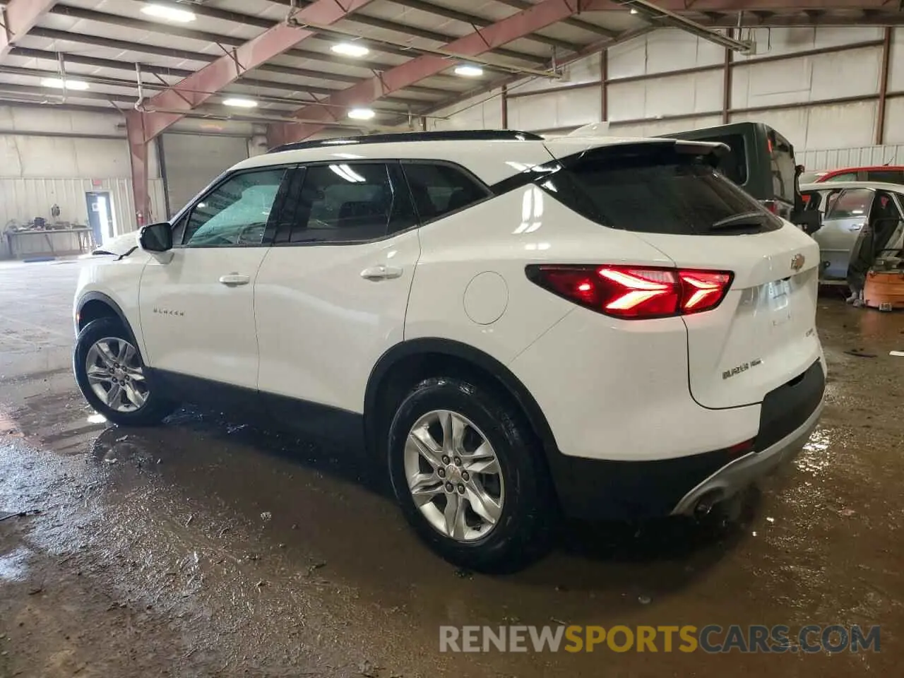 2 Photograph of a damaged car 3GNKBHR46NS115152 CHEVROLET BLAZER 2022
