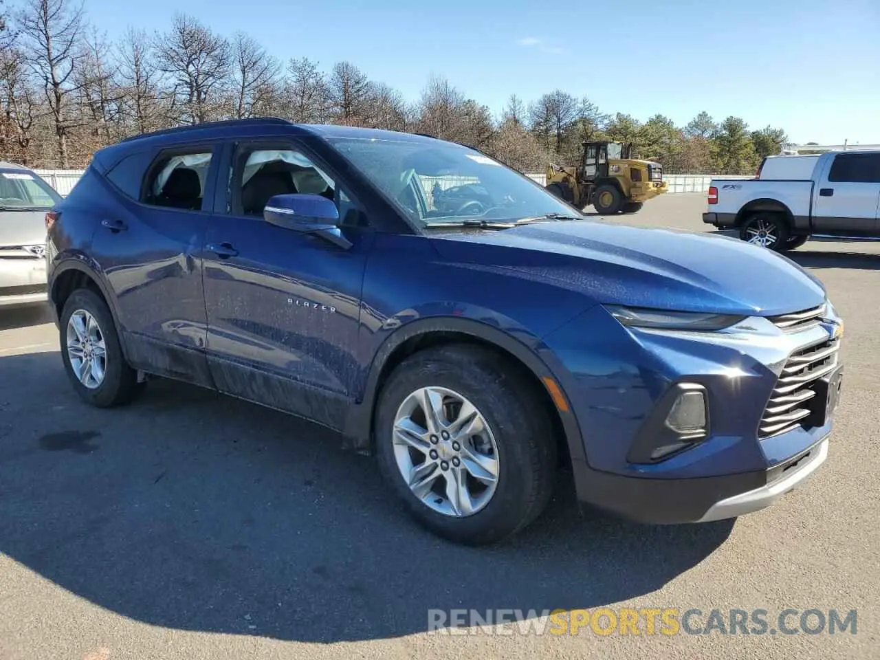 4 Photograph of a damaged car 3GNKBHR46NS137295 CHEVROLET BLAZER 2022