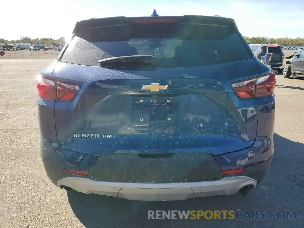 6 Photograph of a damaged car 3GNKBHR46NS137295 CHEVROLET BLAZER 2022