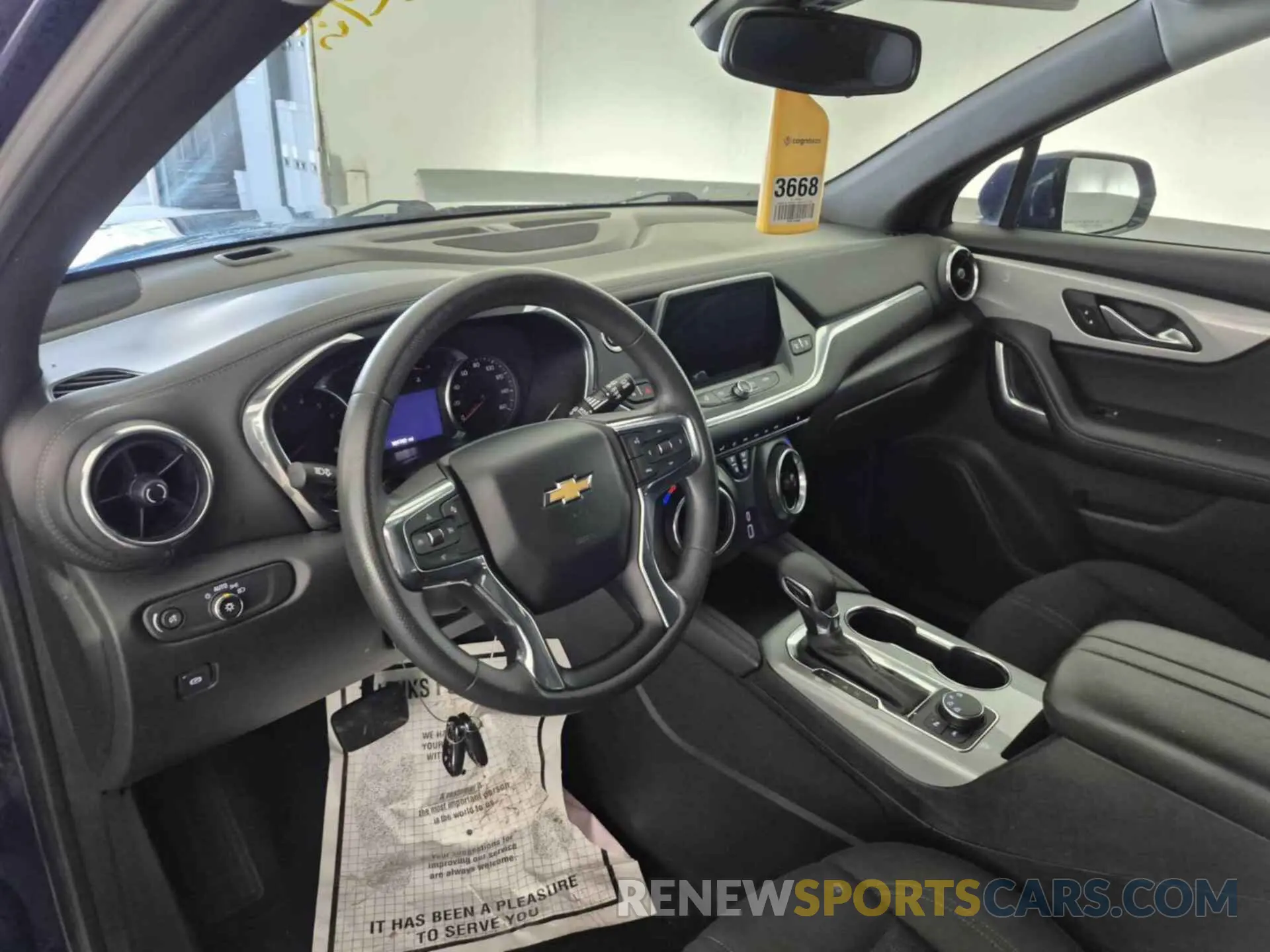 8 Photograph of a damaged car 3GNKBHR46NS212447 CHEVROLET BLAZER 2022