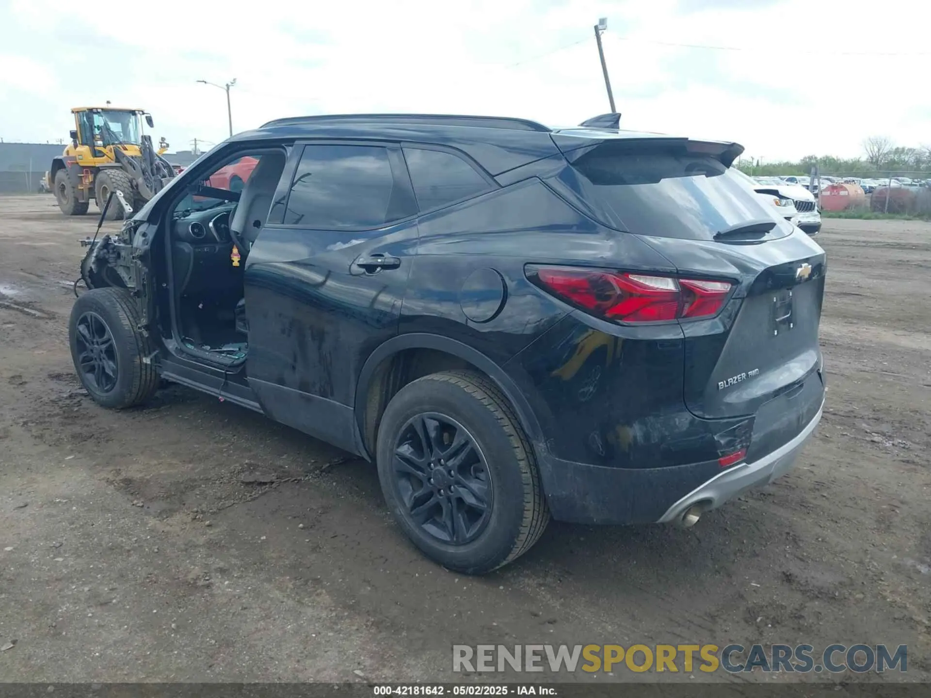 3 Photograph of a damaged car 3GNKBHR47NS136060 CHEVROLET BLAZER 2022