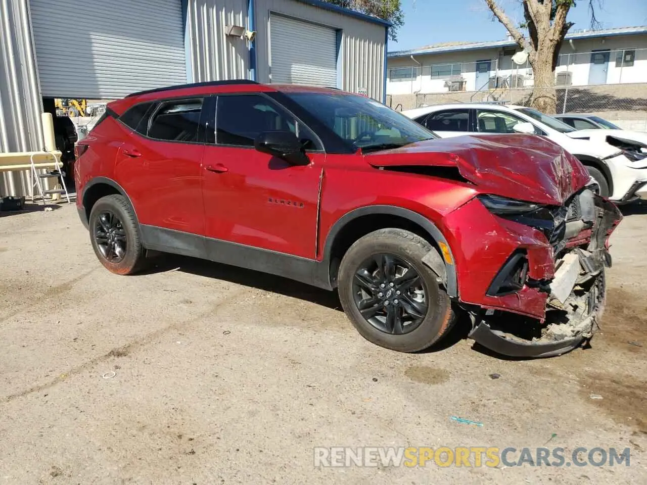 4 Photograph of a damaged car 3GNKBHR48NS121213 CHEVROLET BLAZER 2022