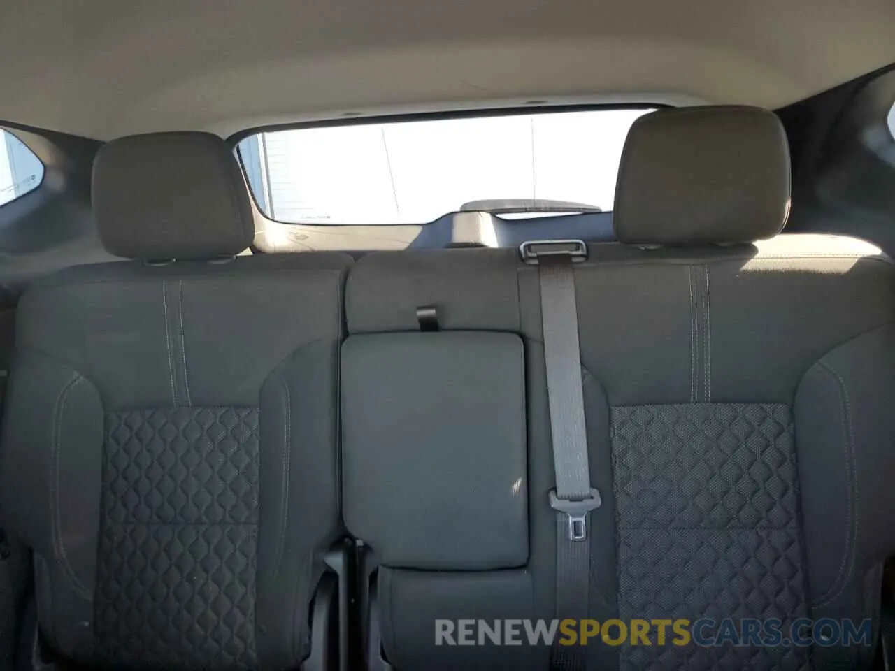 10 Photograph of a damaged car 3GNKBHRS6NS146707 CHEVROLET BLAZER 2022