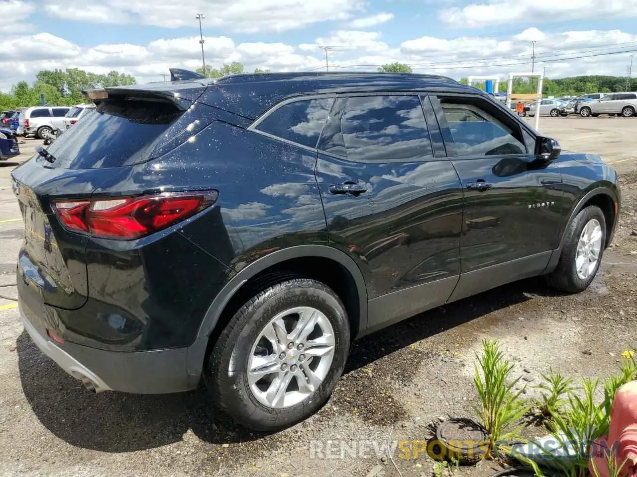 3 Photograph of a damaged car 3GNKBJRS3NS139480 CHEVROLET BLAZER 2022