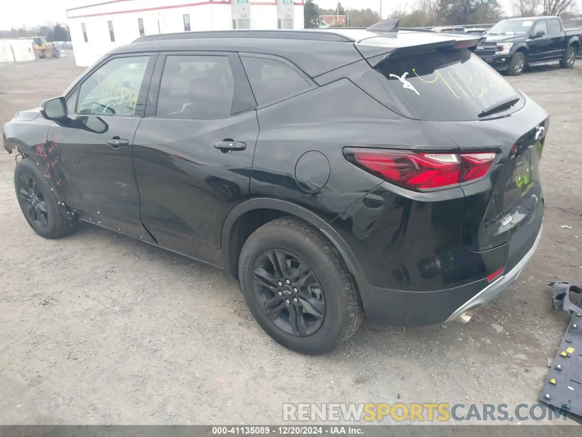 3 Photograph of a damaged car 3GNKBJRS5NS231299 CHEVROLET BLAZER 2022