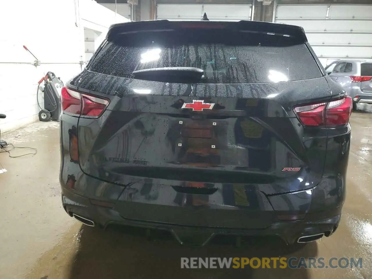 6 Photograph of a damaged car 3GNKBKRS0NS137756 CHEVROLET BLAZER 2022
