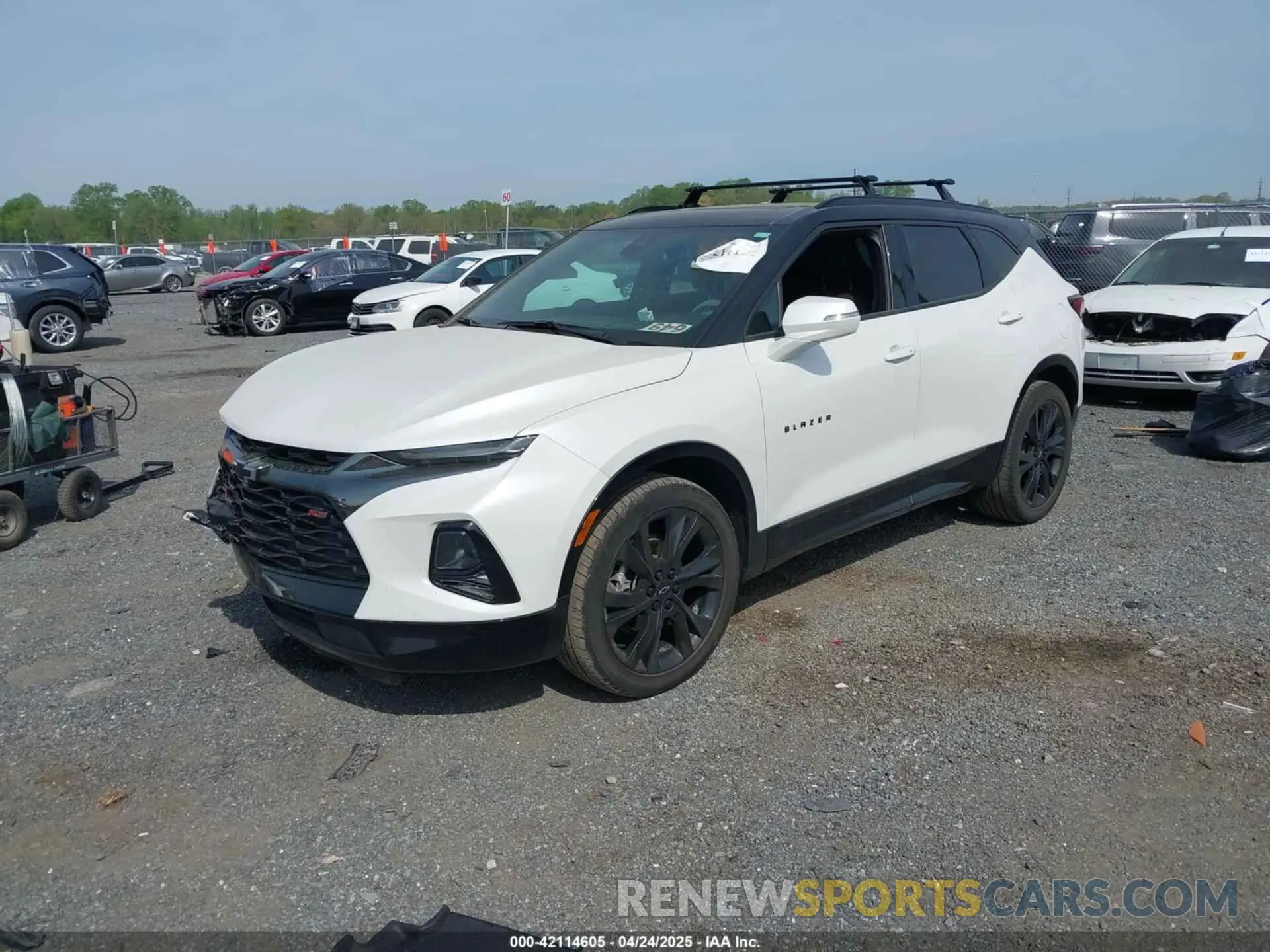 2 Photograph of a damaged car 3GNKBKRS0NS222919 CHEVROLET BLAZER 2022