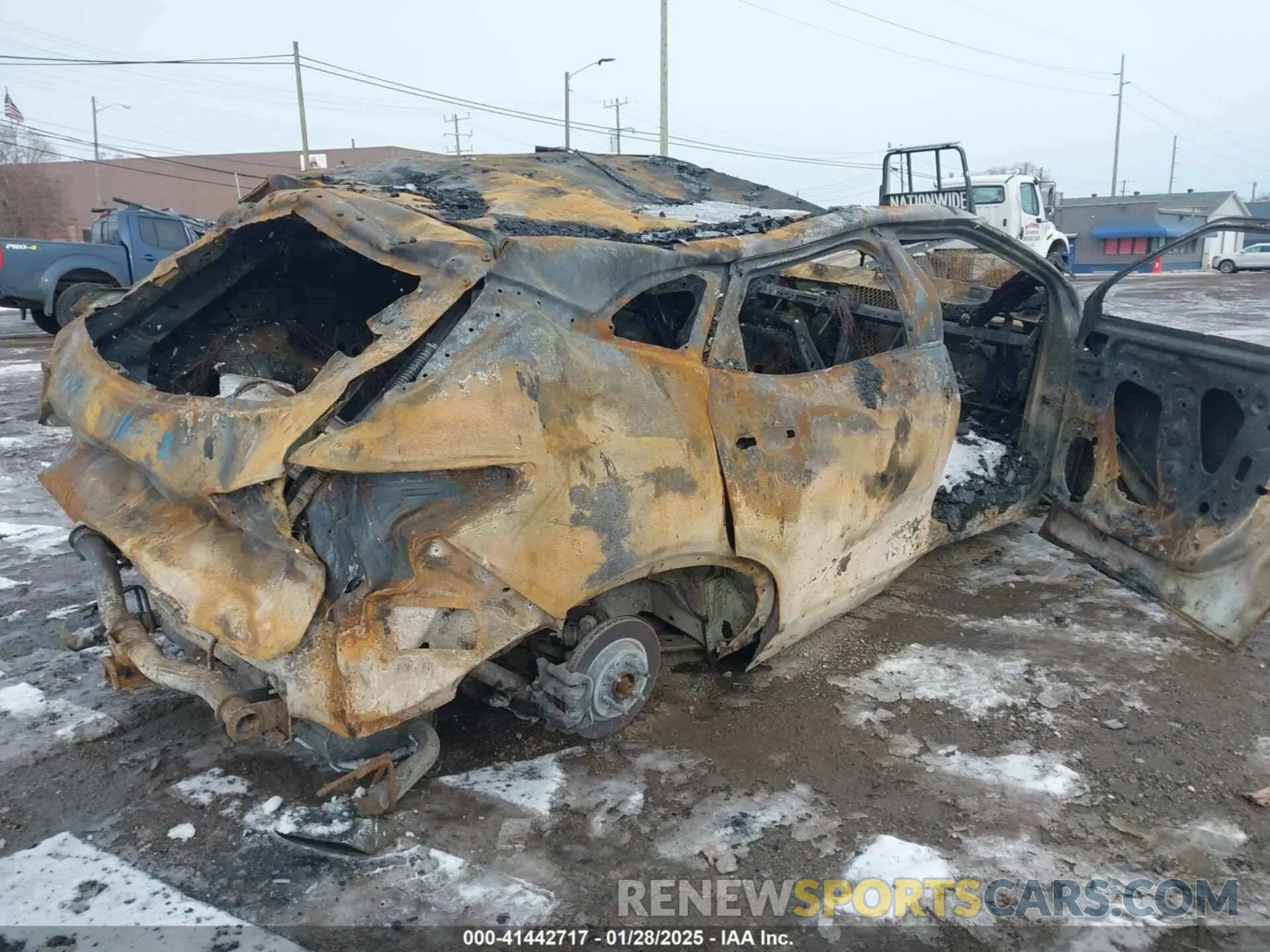 4 Photograph of a damaged car 3GNKBKRS2NS164313 CHEVROLET BLAZER 2022