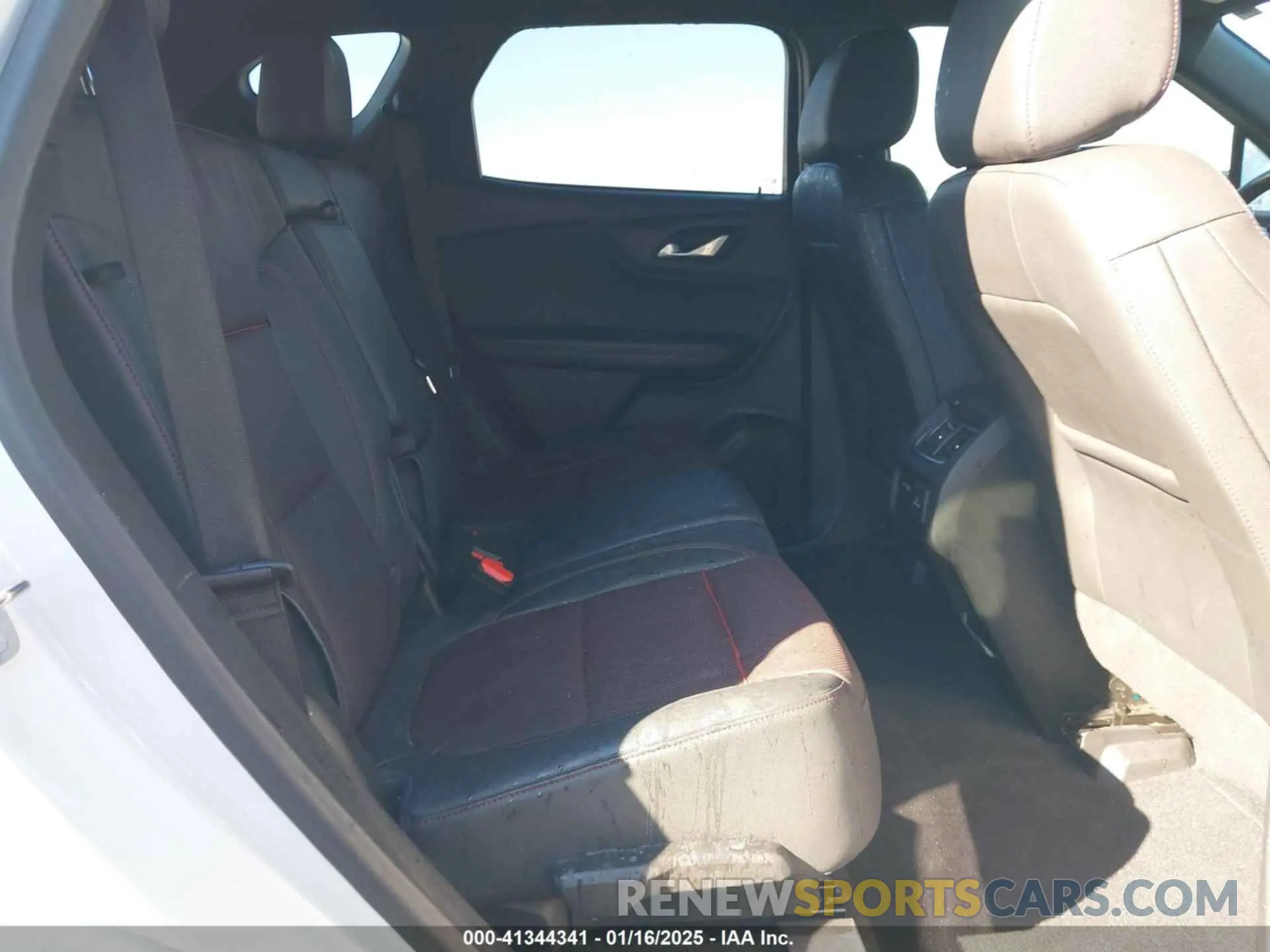 8 Photograph of a damaged car 3GNKBKRS7NS223680 CHEVROLET BLAZER 2022
