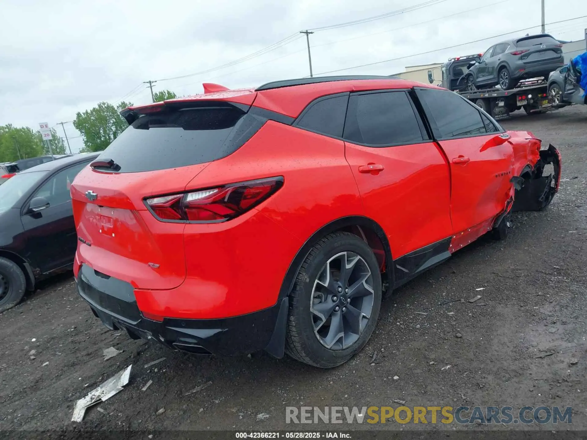 4 Photograph of a damaged car 3GNKBKRS8NS137309 CHEVROLET BLAZER 2022