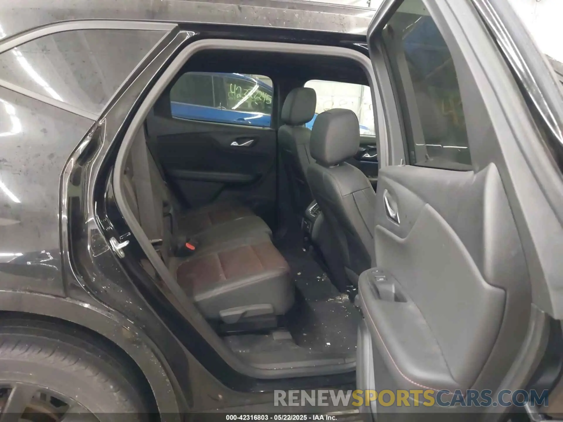 8 Photograph of a damaged car 3GNKBKRS8NS175932 CHEVROLET BLAZER 2022