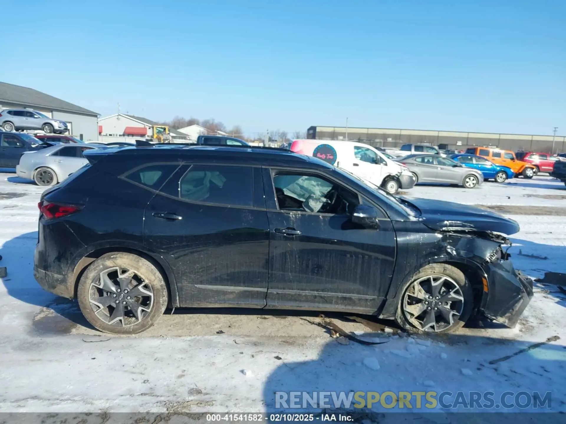 13 Photograph of a damaged car 3GNKBKRS9NS236205 CHEVROLET BLAZER 2022