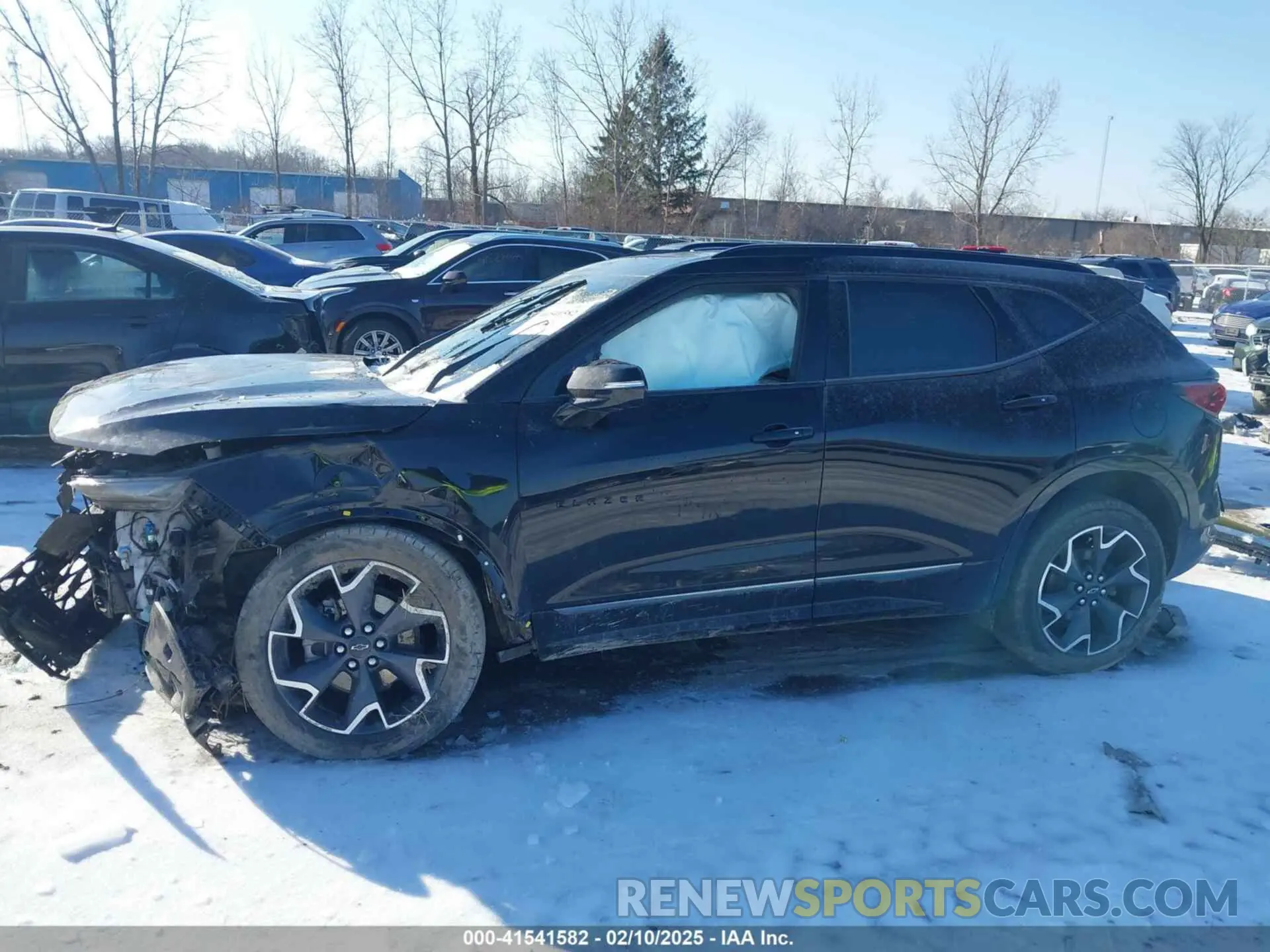 14 Photograph of a damaged car 3GNKBKRS9NS236205 CHEVROLET BLAZER 2022
