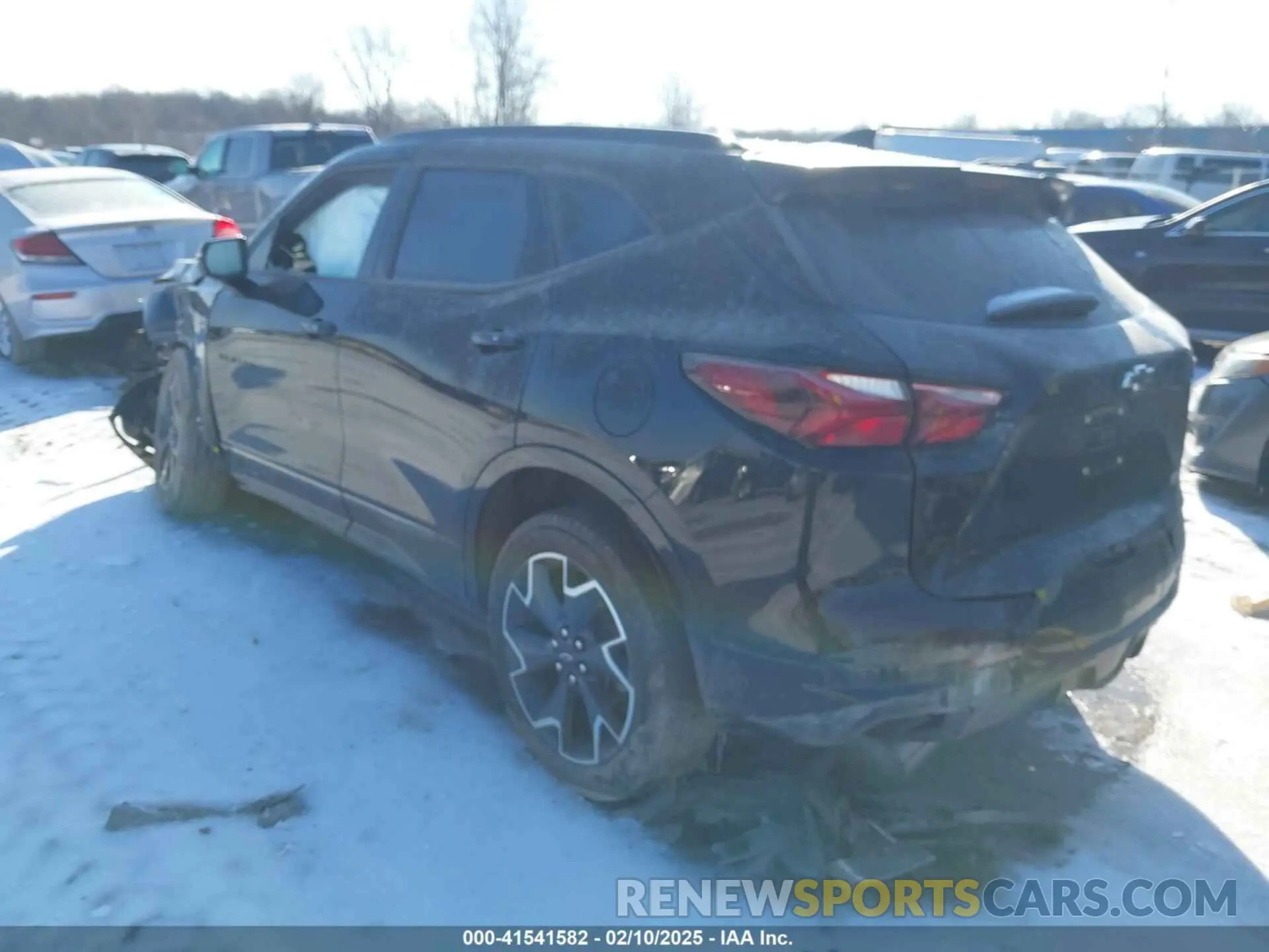 3 Photograph of a damaged car 3GNKBKRS9NS236205 CHEVROLET BLAZER 2022