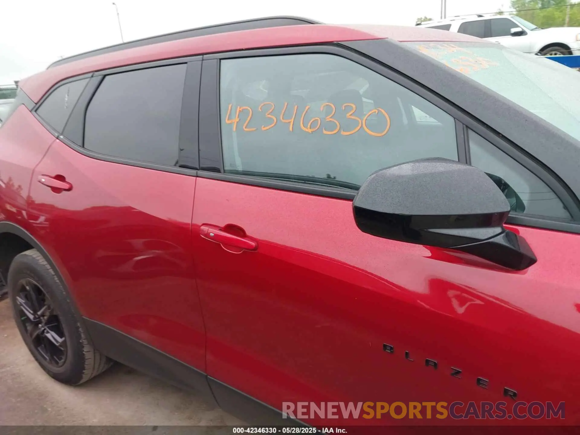 13 Photograph of a damaged car 3GNKBCR41PS118899 CHEVROLET BLAZER 2023