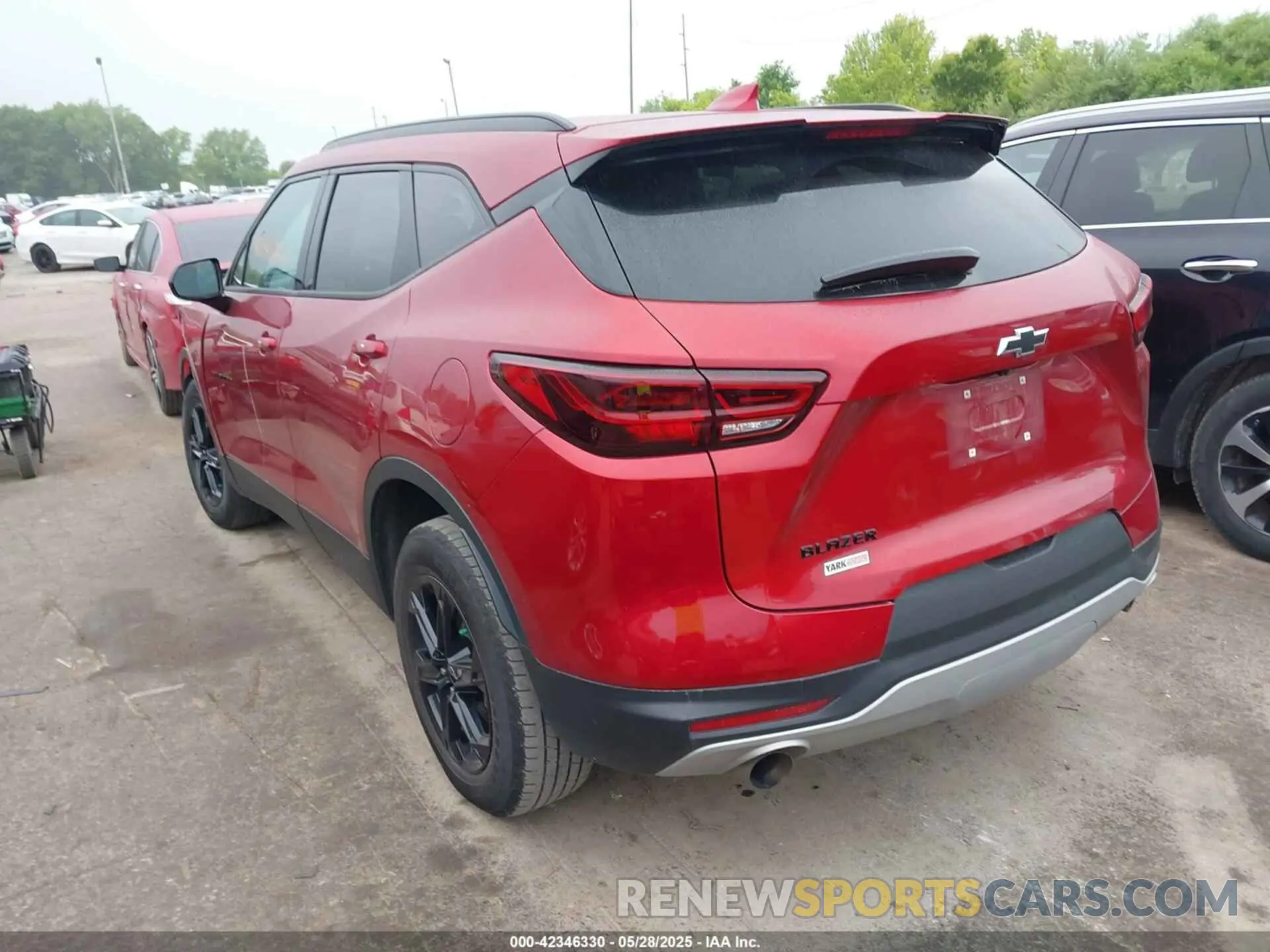 3 Photograph of a damaged car 3GNKBCR41PS118899 CHEVROLET BLAZER 2023