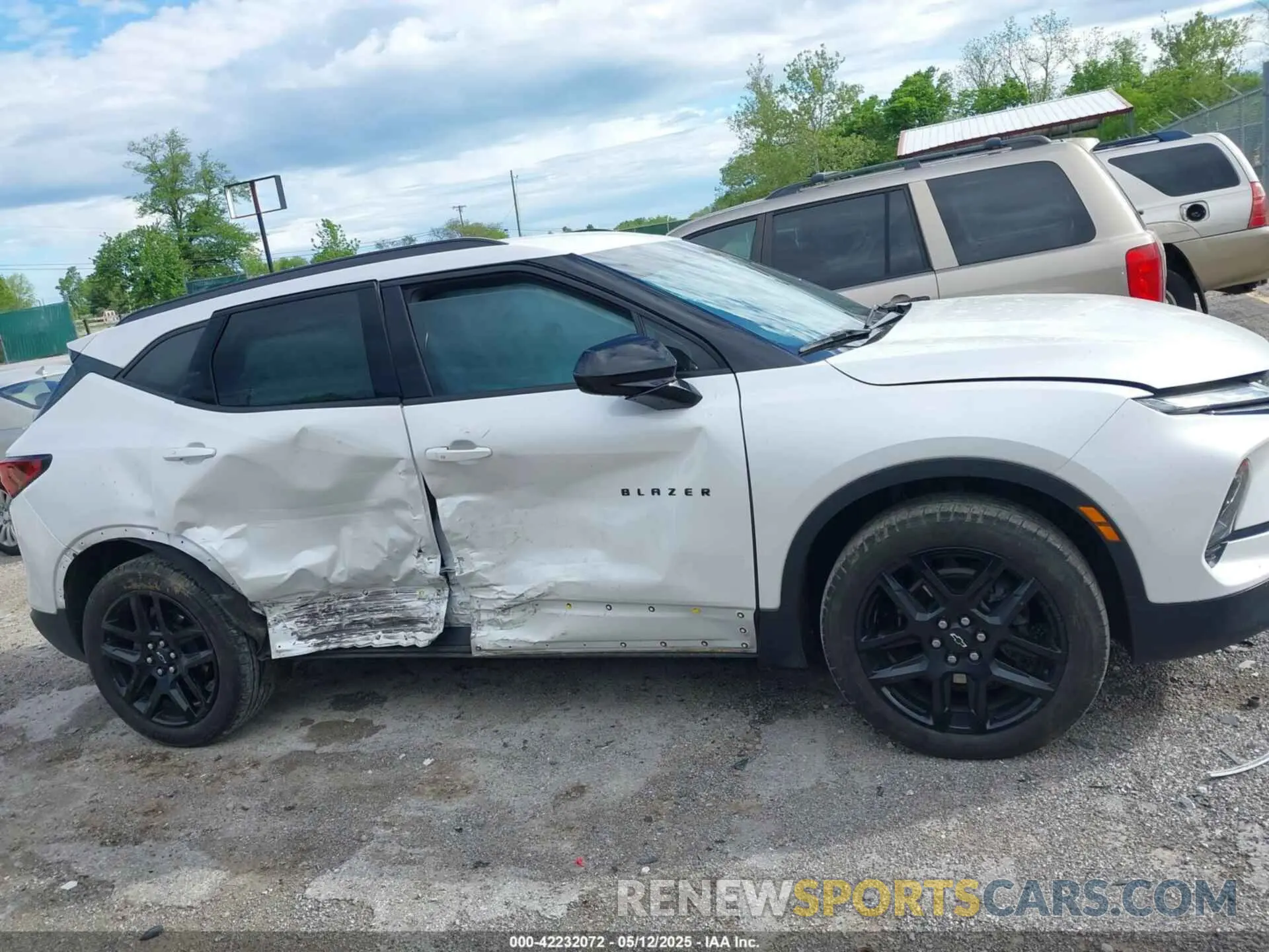 13 Photograph of a damaged car 3GNKBCR4XPS224431 CHEVROLET BLAZER 2023