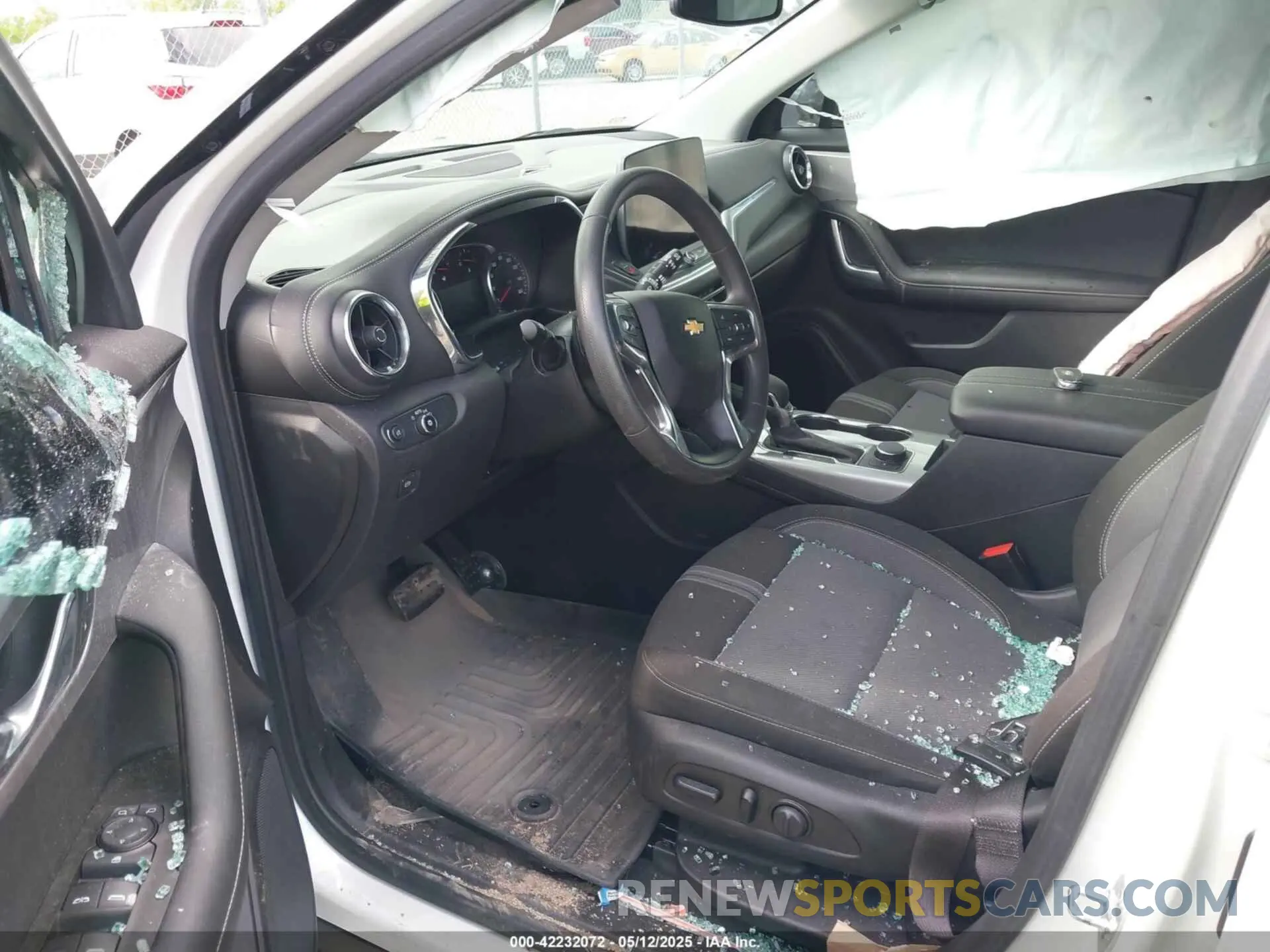5 Photograph of a damaged car 3GNKBCR4XPS224431 CHEVROLET BLAZER 2023