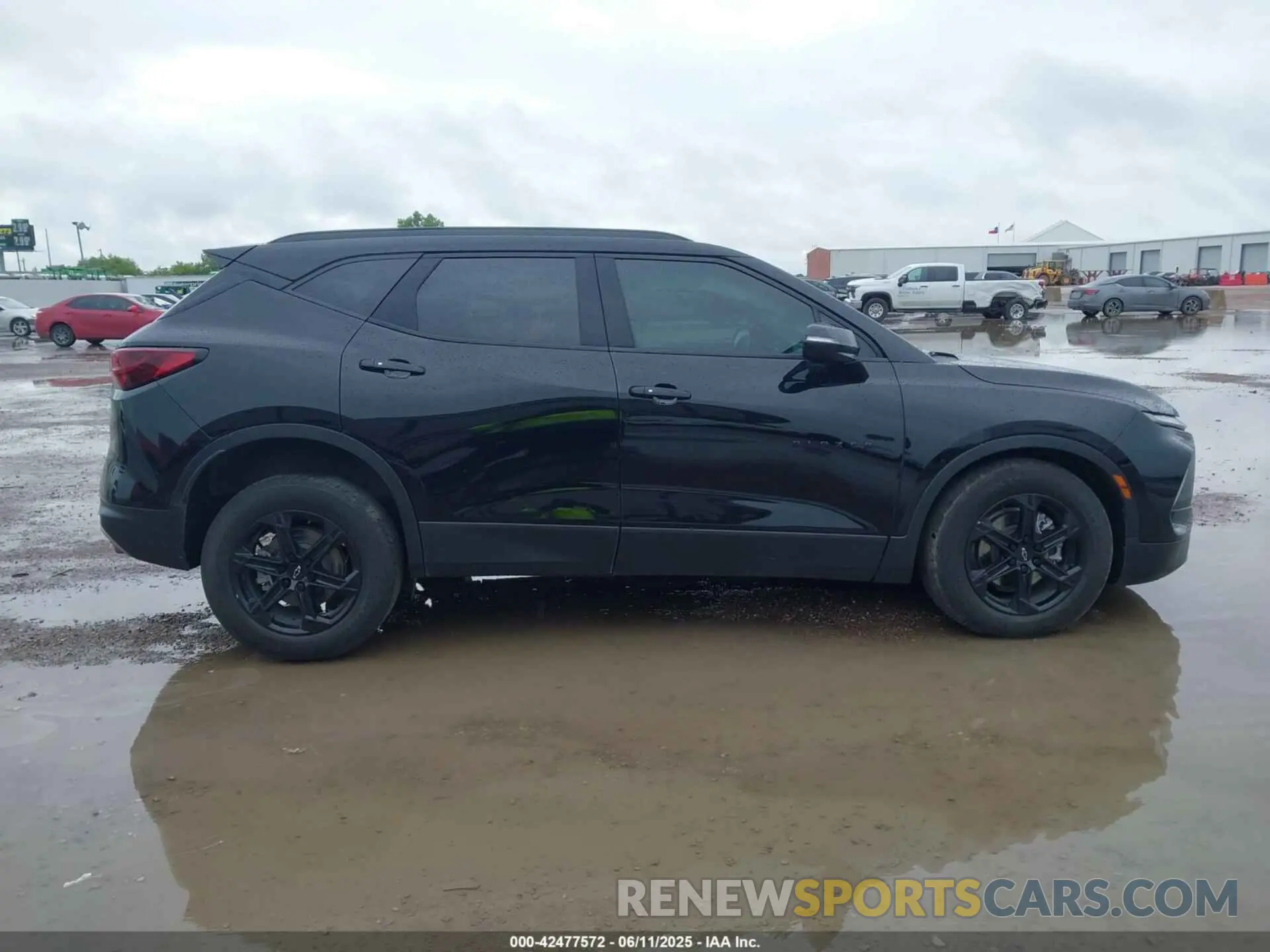 13 Photograph of a damaged car 3GNKBDRS4PS170130 CHEVROLET BLAZER 2023