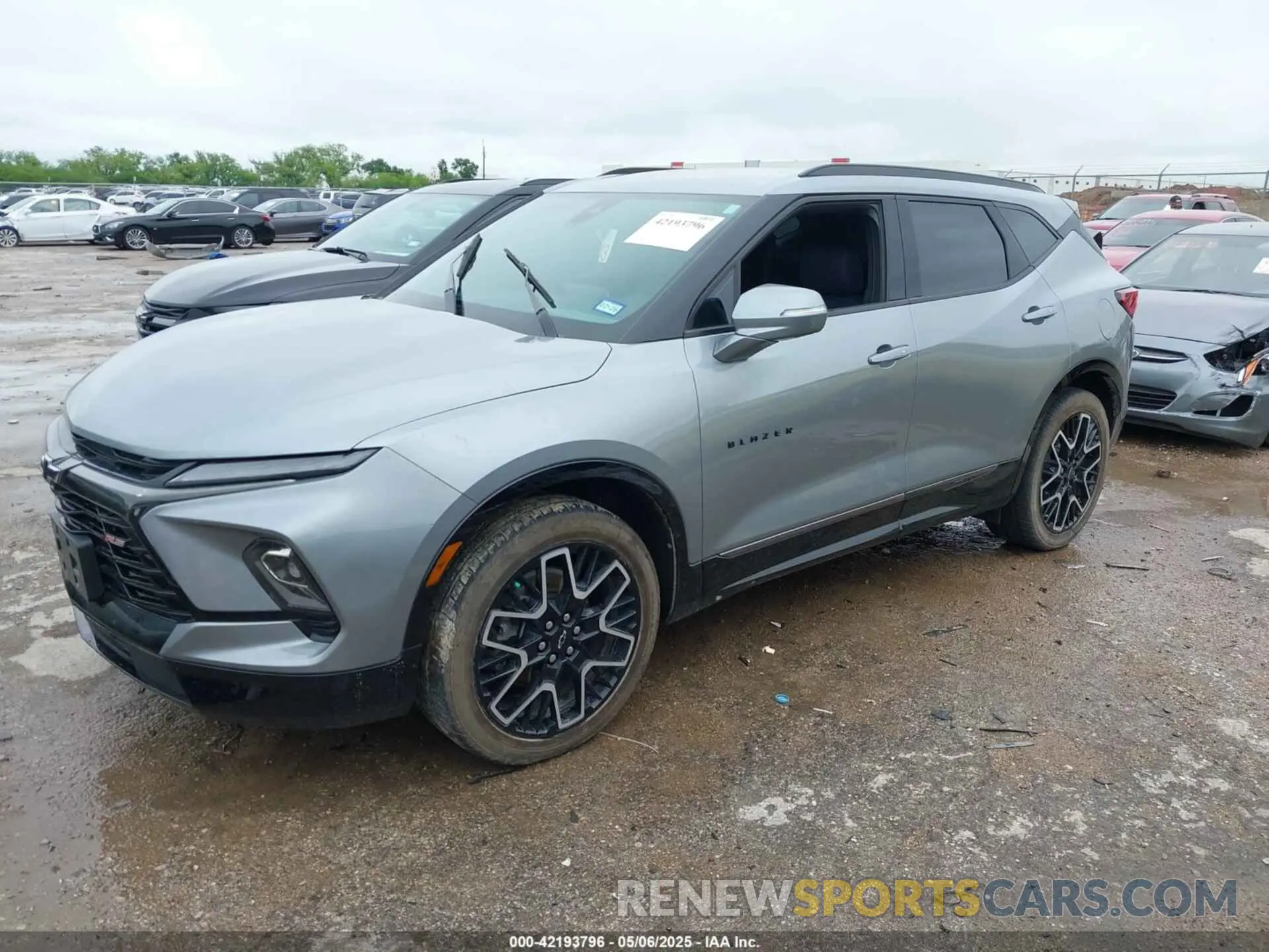 2 Photograph of a damaged car 3GNKBERS1PS225588 CHEVROLET BLAZER 2023