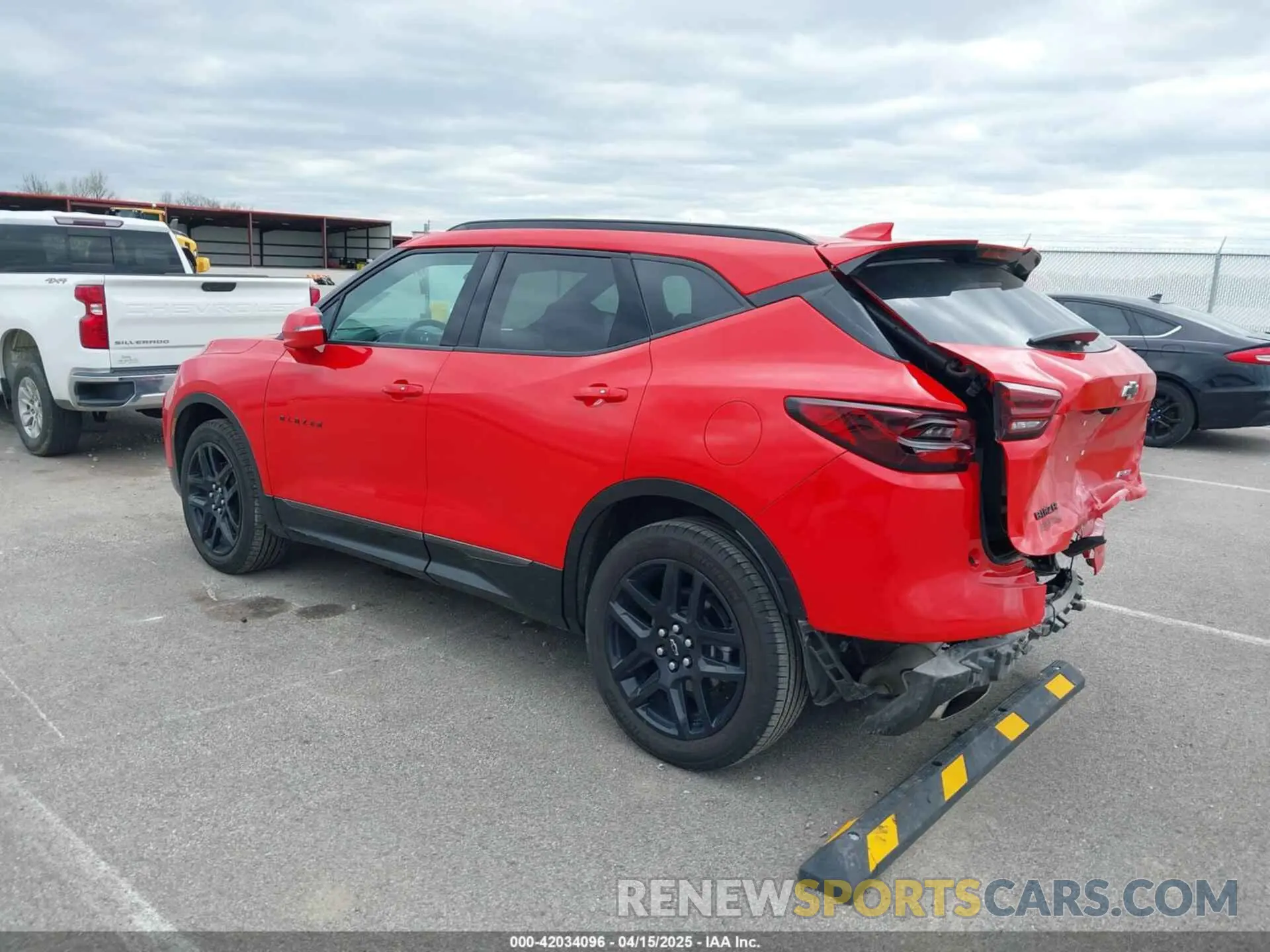 3 Photograph of a damaged car 3GNKBERS4PS176709 CHEVROLET BLAZER 2023