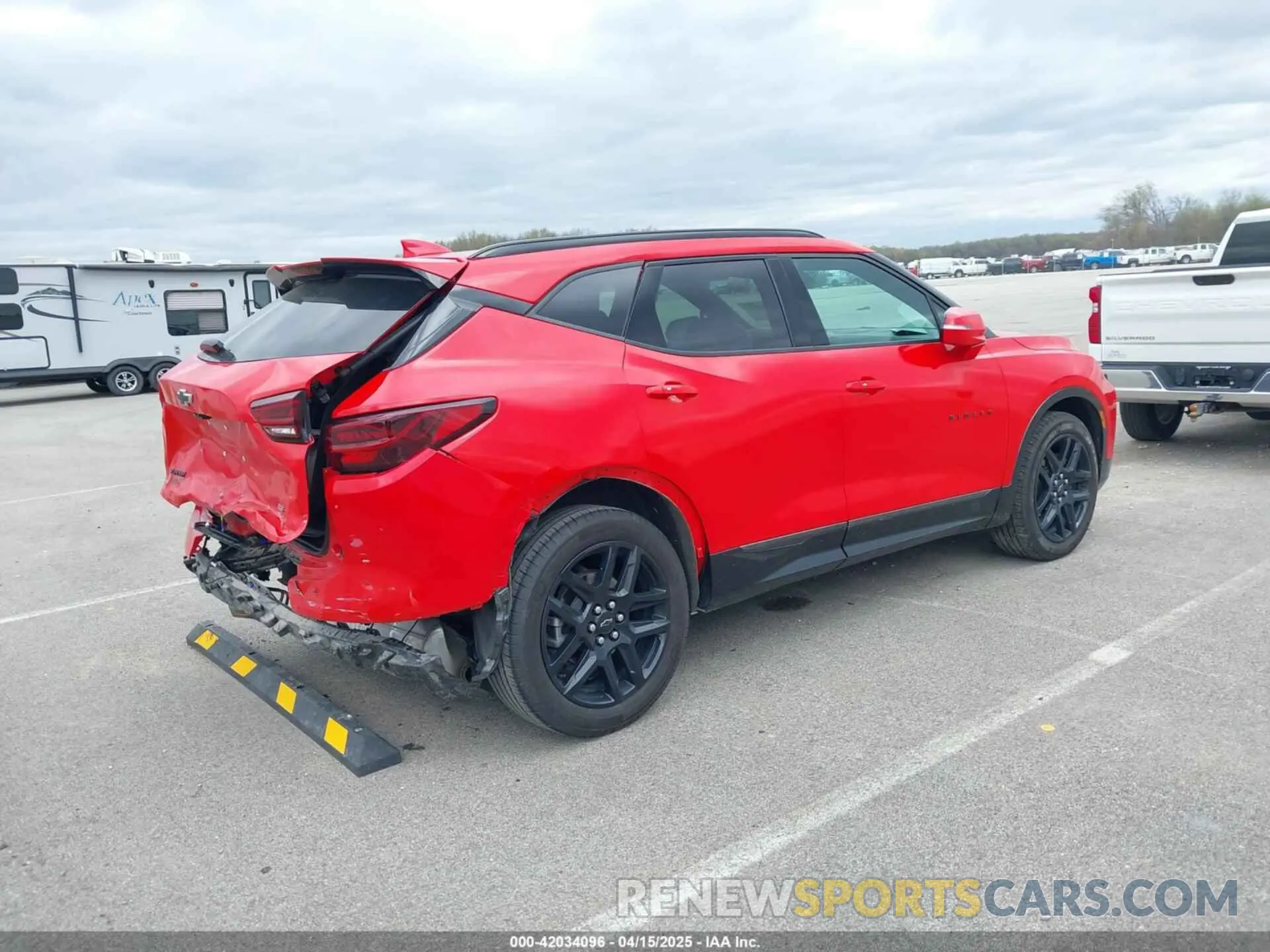 4 Photograph of a damaged car 3GNKBERS4PS176709 CHEVROLET BLAZER 2023