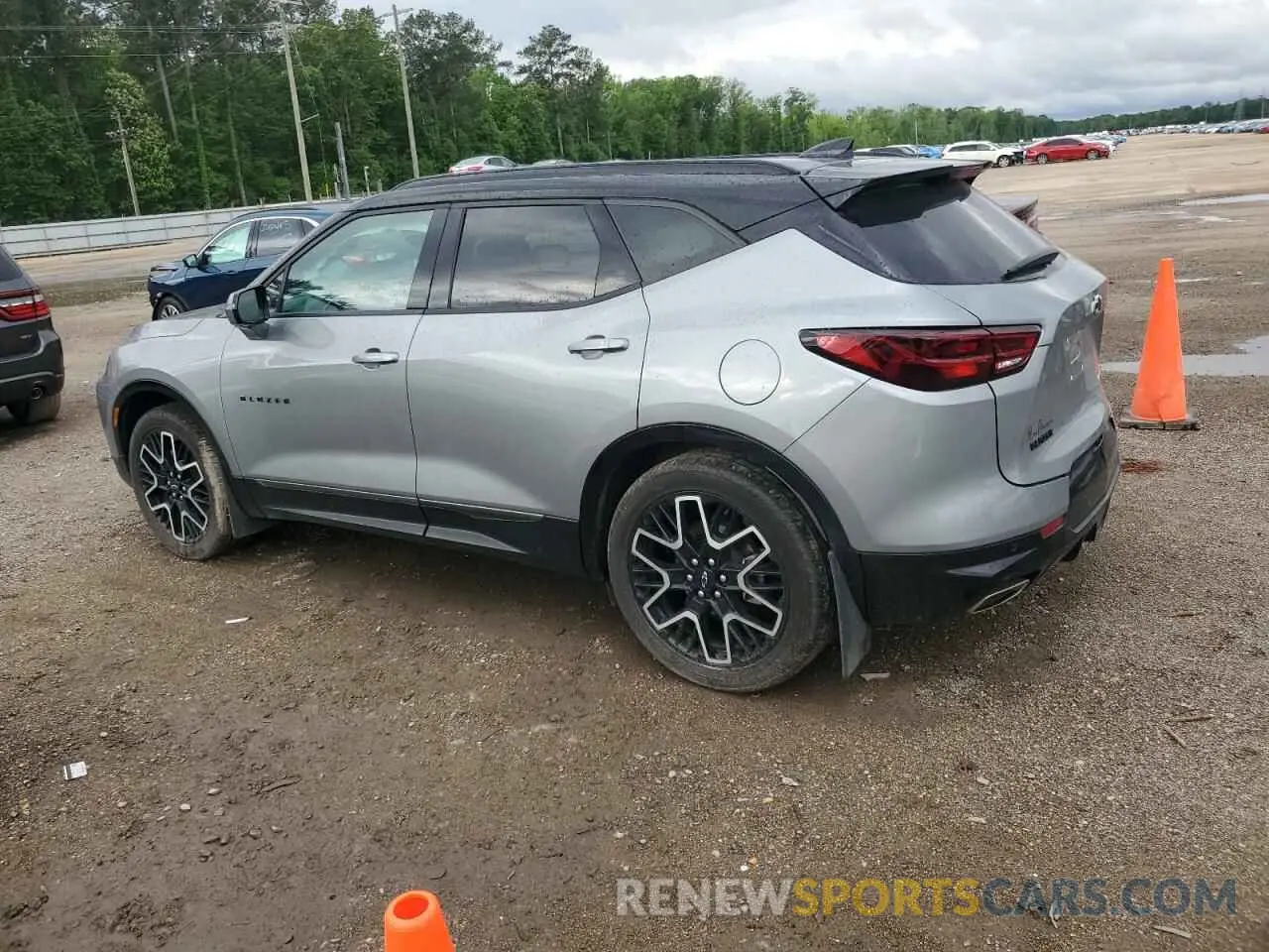 2 Photograph of a damaged car 3GNKBERS5PS230227 CHEVROLET BLAZER 2023