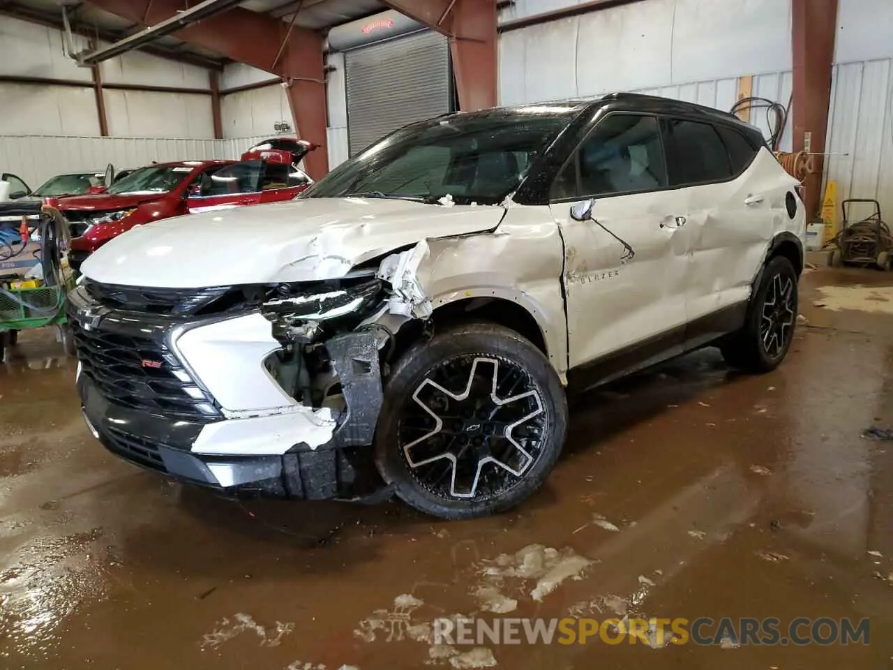 1 Photograph of a damaged car 3GNKBERS6PS105186 CHEVROLET BLAZER 2023