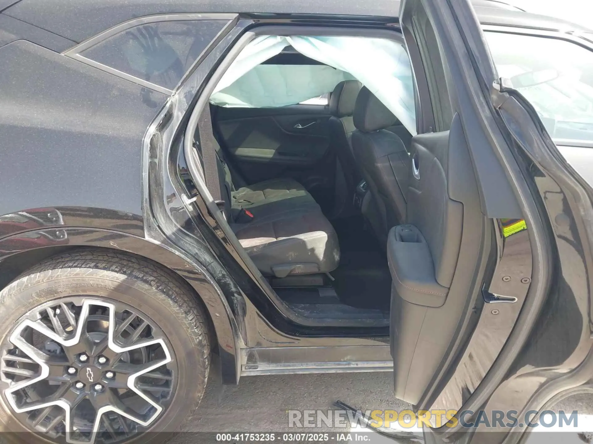 8 Photograph of a damaged car 3GNKBERS7PS102720 CHEVROLET BLAZER 2023
