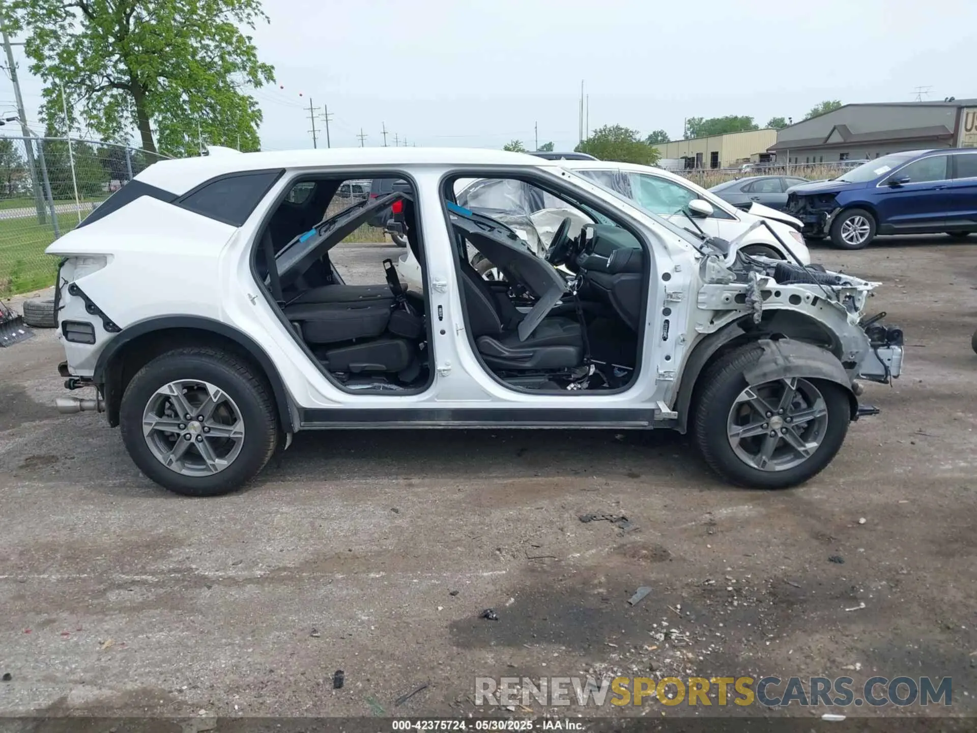 12 Photograph of a damaged car 3GNKBHR40PS119846 CHEVROLET BLAZER 2023