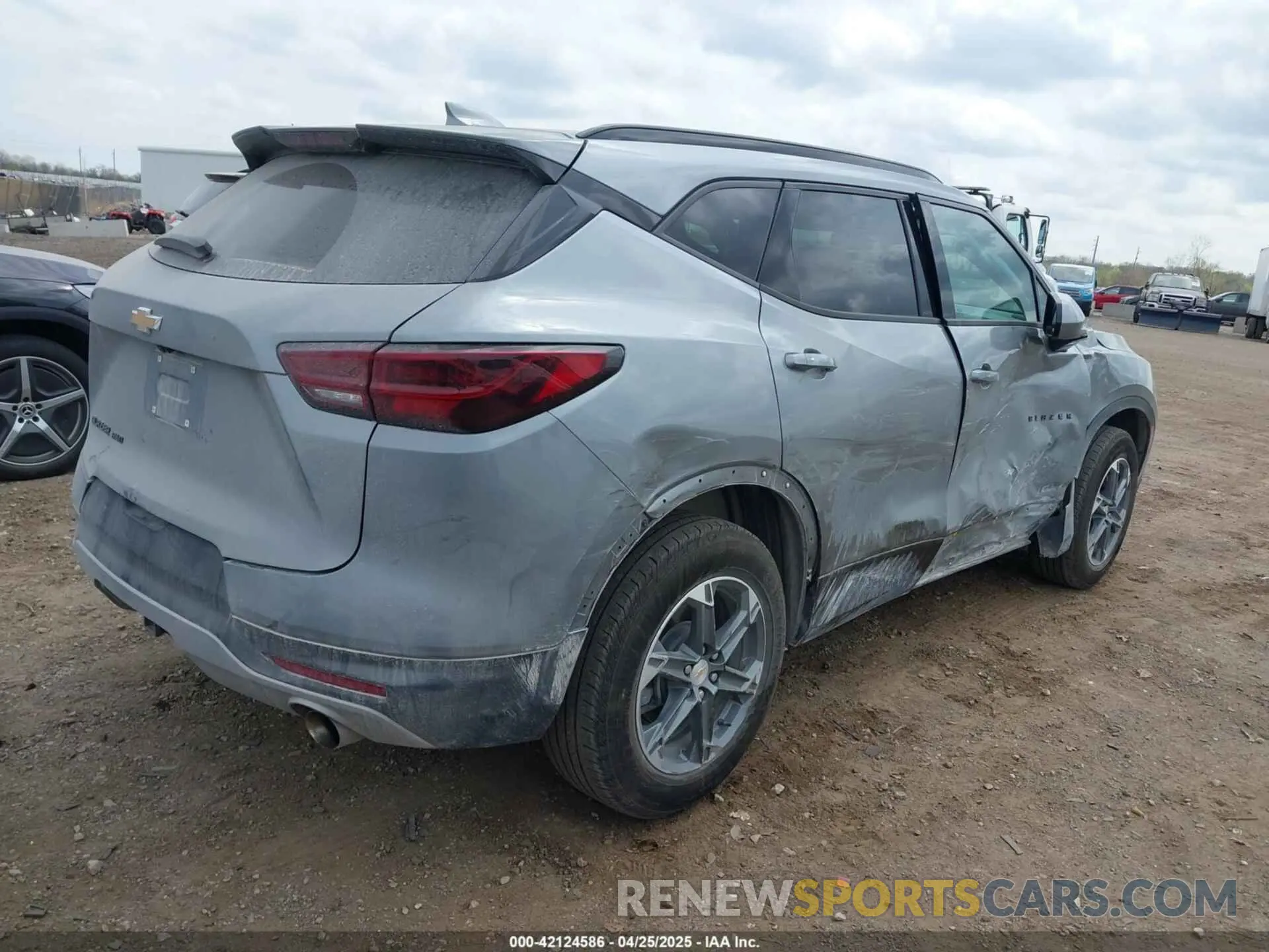 4 Photograph of a damaged car 3GNKBHR40PS235497 CHEVROLET BLAZER 2023