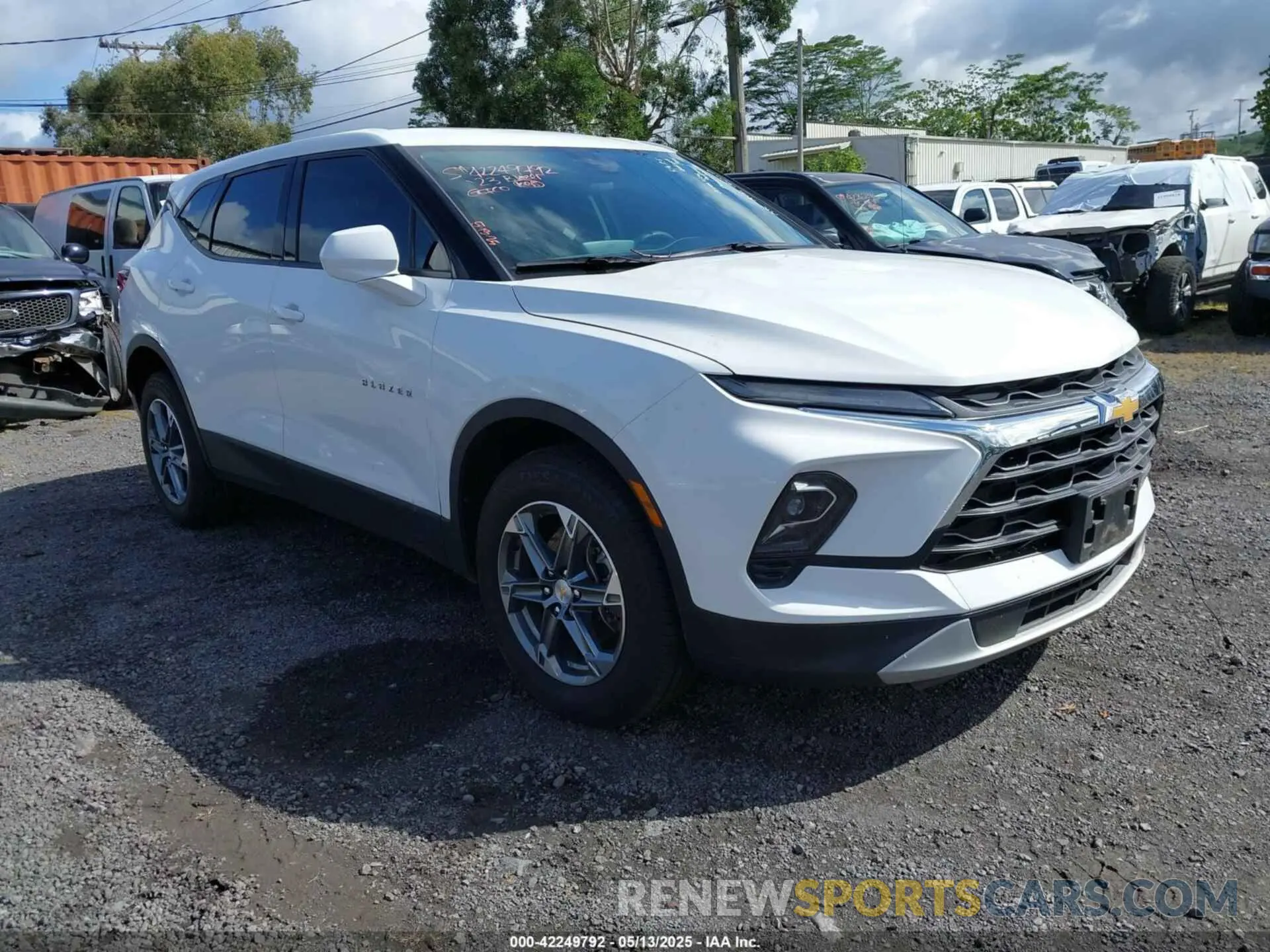 1 Photograph of a damaged car 3GNKBHR46PS213116 CHEVROLET BLAZER 2023