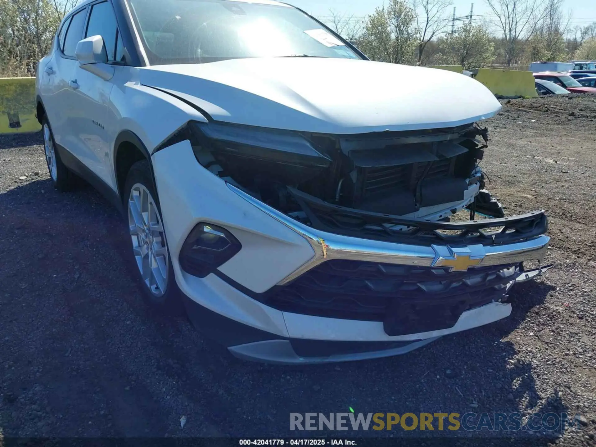 17 Photograph of a damaged car 3GNKBJRS4PS155285 CHEVROLET BLAZER 2023