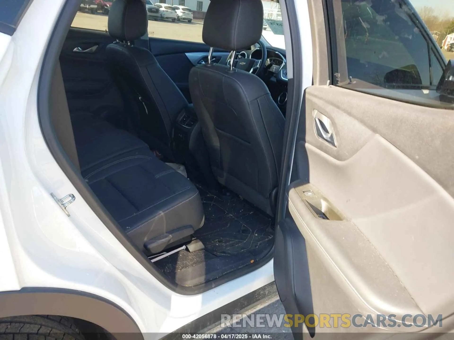 8 Photograph of a damaged car 3GNKBJRSXPS162712 CHEVROLET BLAZER 2023