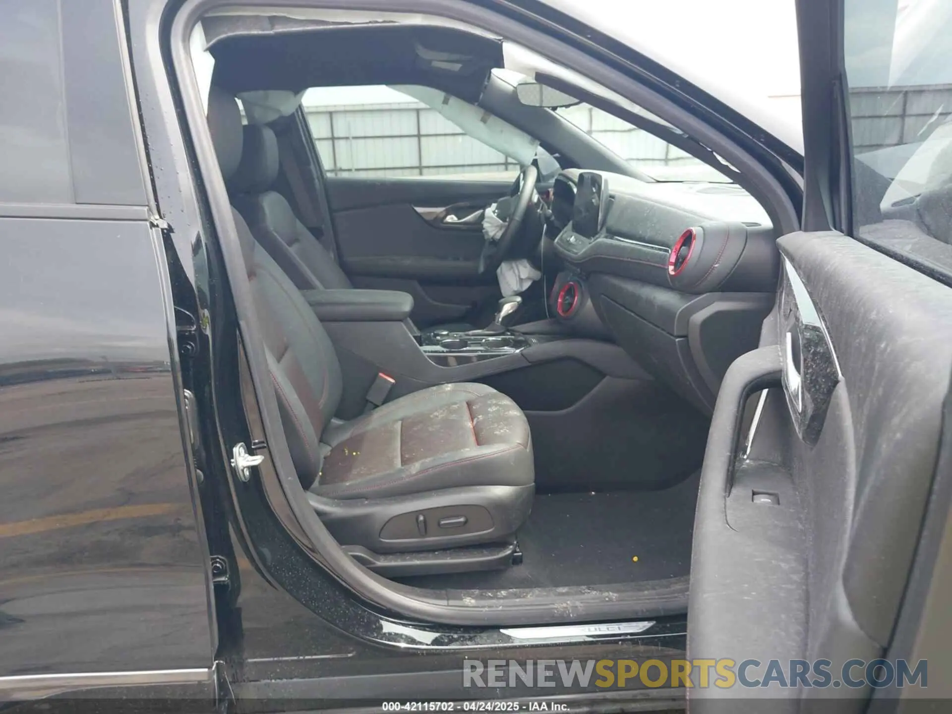 5 Photograph of a damaged car 3GNKBKRS0PS225810 CHEVROLET BLAZER 2023