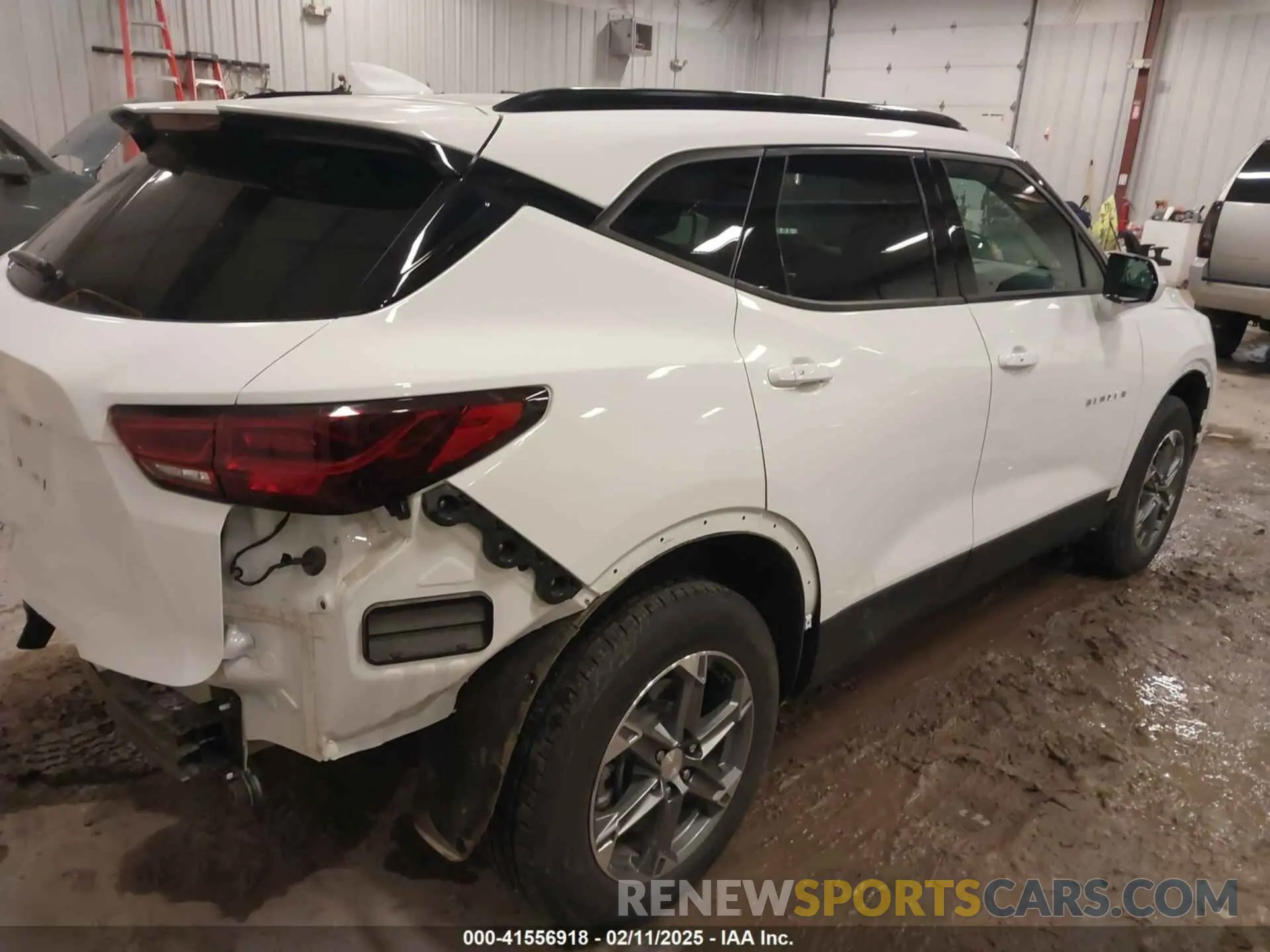 4 Photograph of a damaged car 3GNKBCR42RS160923 CHEVROLET BLAZER 2024