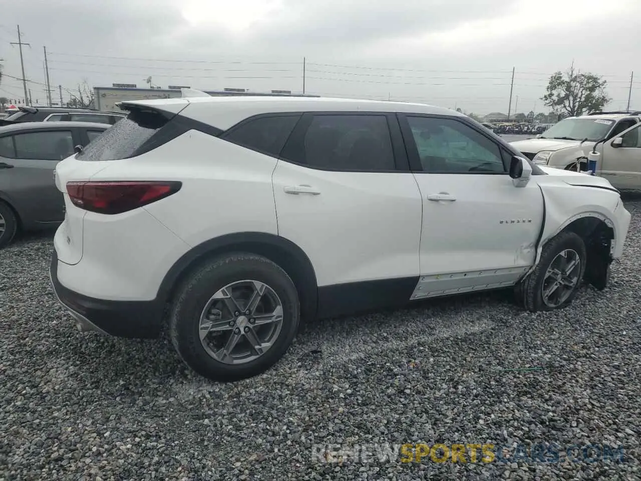 3 Photograph of a damaged car 3GNKBCR43RS137604 CHEVROLET BLAZER 2024