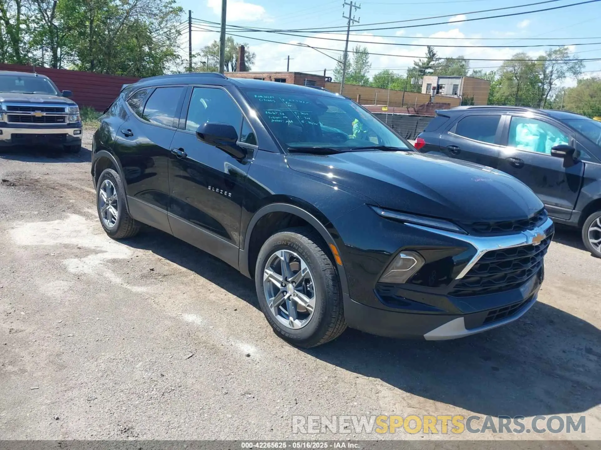 1 Photograph of a damaged car 3GNKBCR44RS125848 CHEVROLET BLAZER 2024