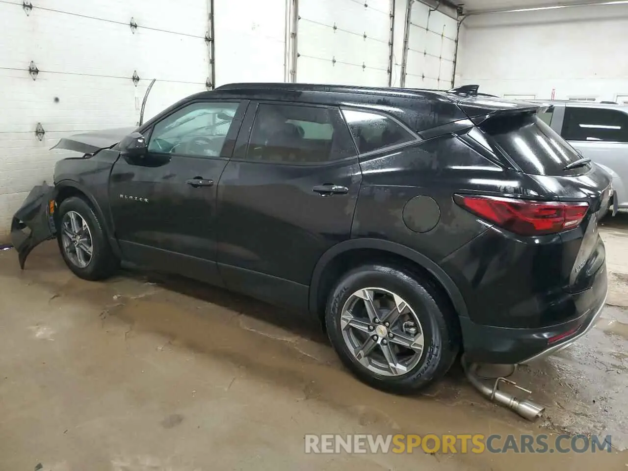 2 Photograph of a damaged car 3GNKBCR44RS169056 CHEVROLET BLAZER 2024