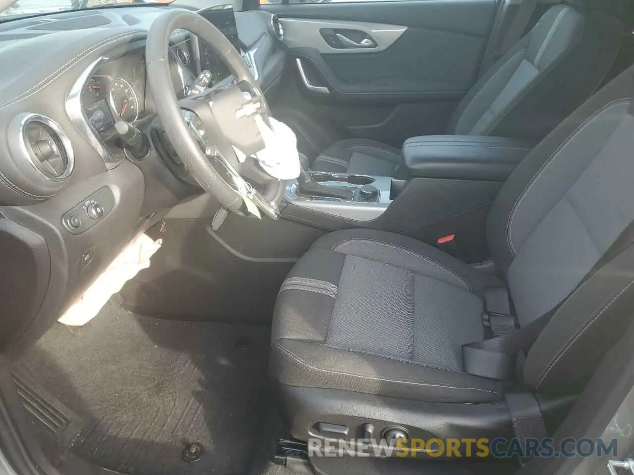 7 Photograph of a damaged car 3GNKBCR44RS257430 CHEVROLET BLAZER 2024