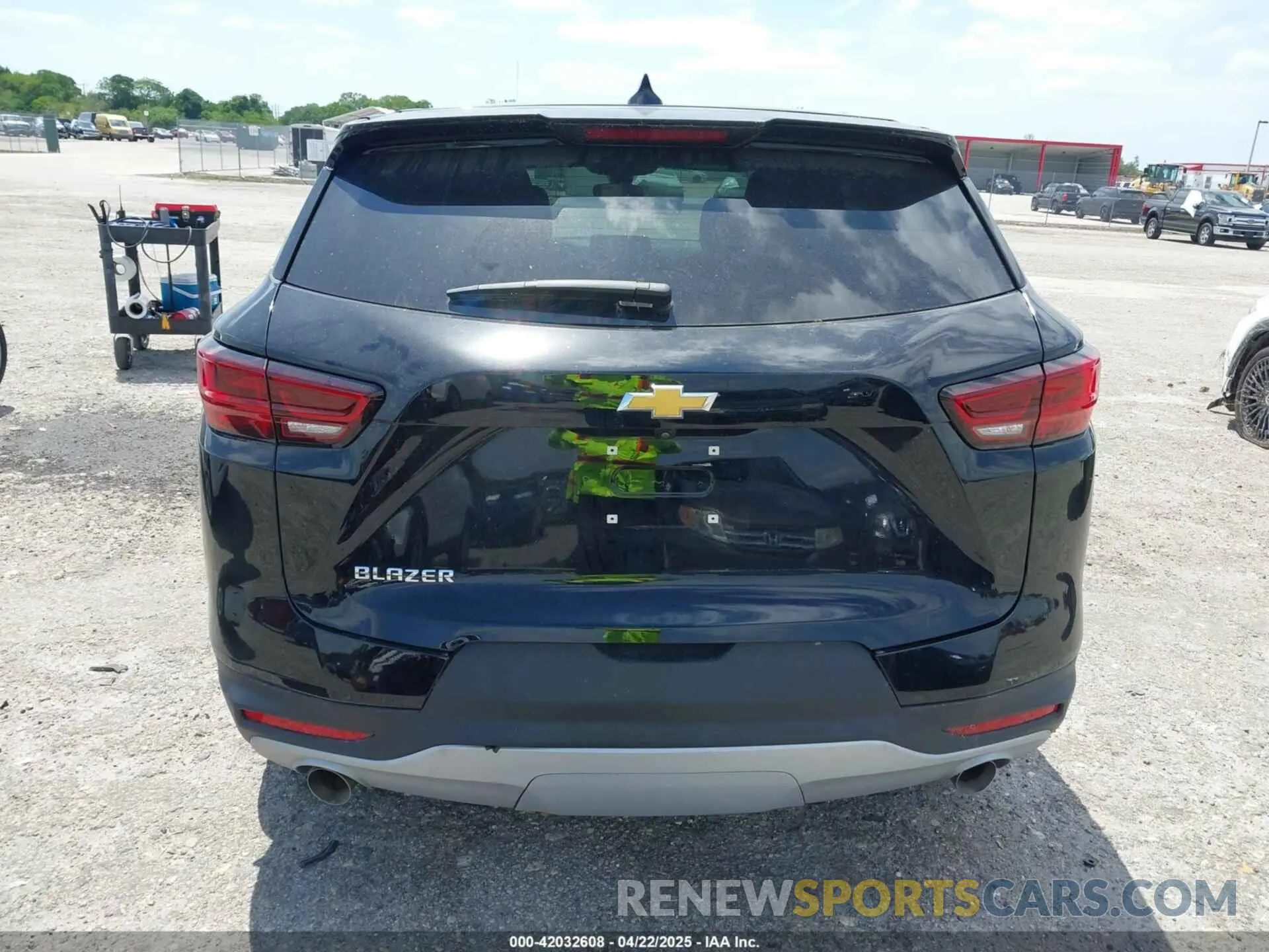 17 Photograph of a damaged car 3GNKBCR45RS269411 CHEVROLET BLAZER 2024
