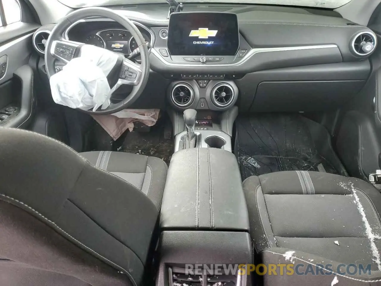 8 Photograph of a damaged car 3GNKBCR46RS183542 CHEVROLET BLAZER 2024