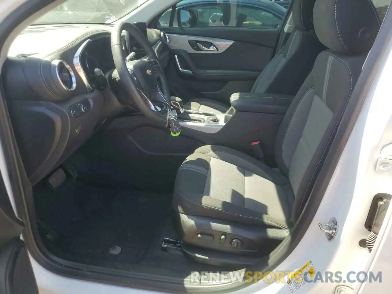 7 Photograph of a damaged car 3GNKBCR49RS277852 CHEVROLET BLAZER 2024