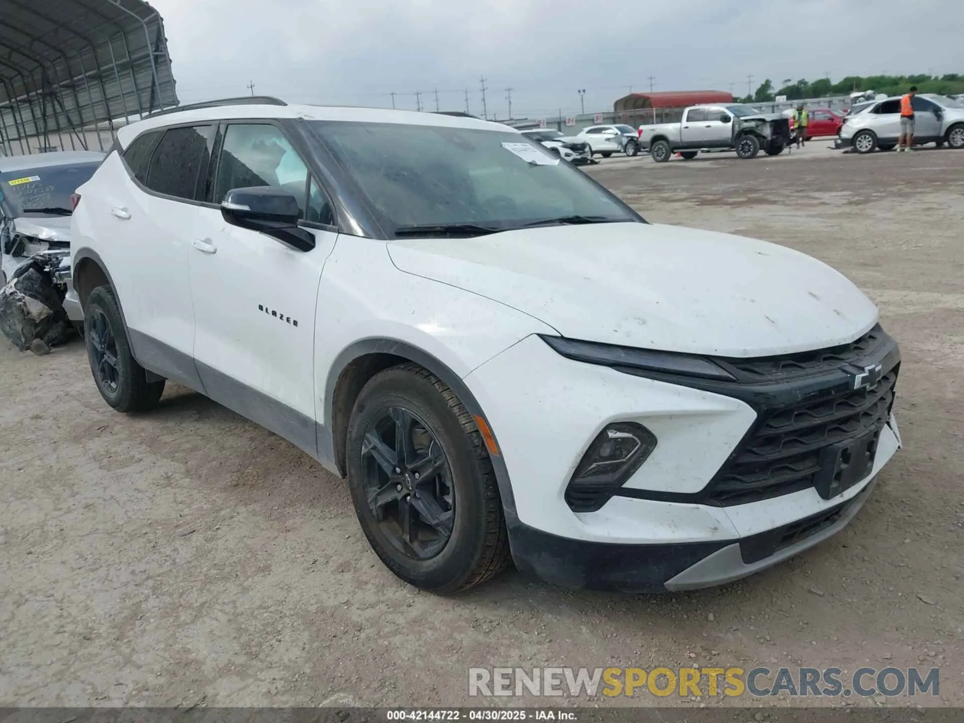 1 Photograph of a damaged car 3GNKBDR43RS210038 CHEVROLET BLAZER 2024