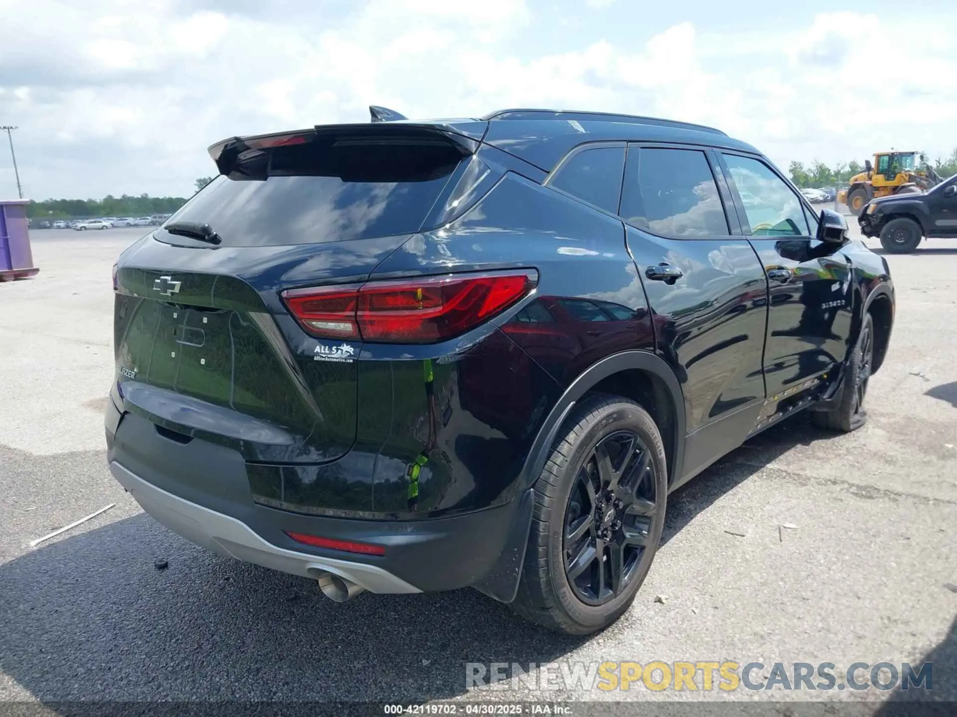 4 Photograph of a damaged car 3GNKBDR47RS177142 CHEVROLET BLAZER 2024