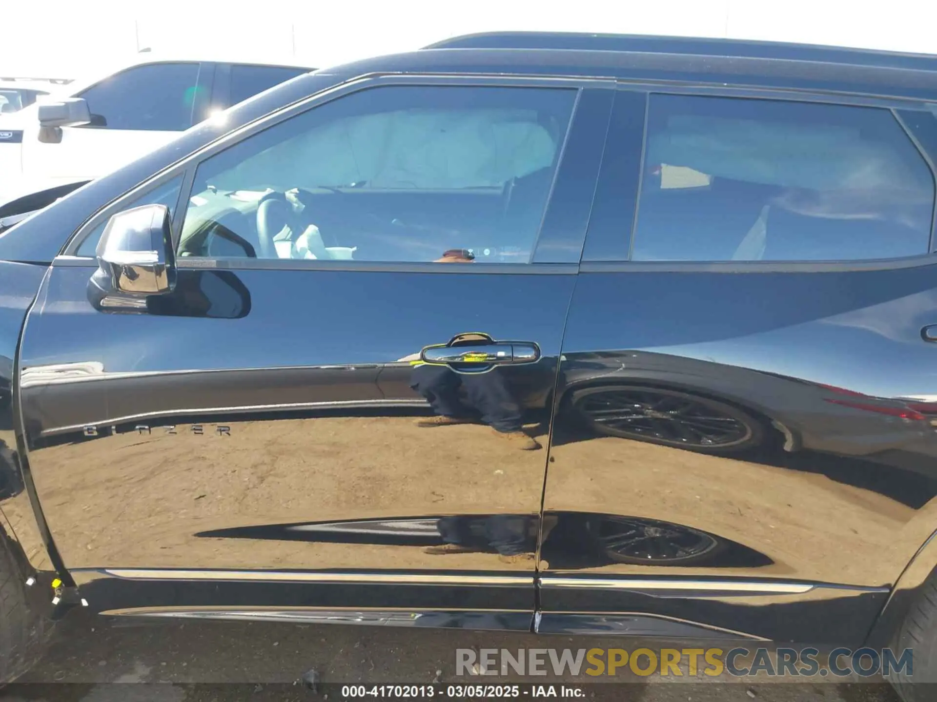 14 Photograph of a damaged car 3GNKBERS3RS271667 CHEVROLET BLAZER 2024