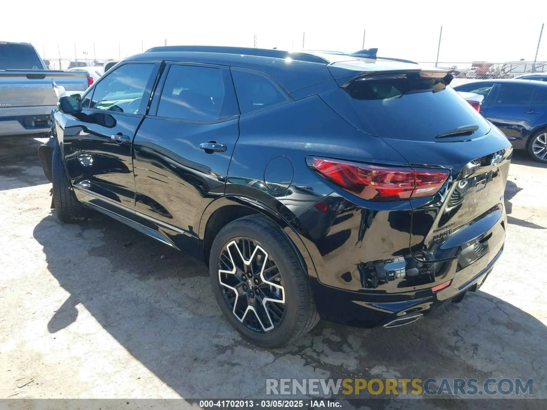 3 Photograph of a damaged car 3GNKBERS3RS271667 CHEVROLET BLAZER 2024